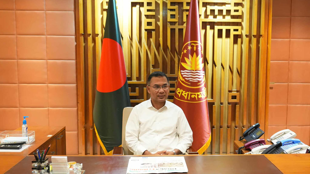 প্রথমবারের মতো সশস্ত্র বাহিনী বিভাগে অফিস করলেন প্রধানমন্ত্রী